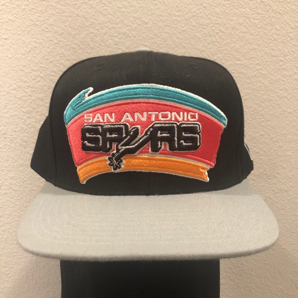 Mitchell & Ness SnapBack “San Antonio Spurs”